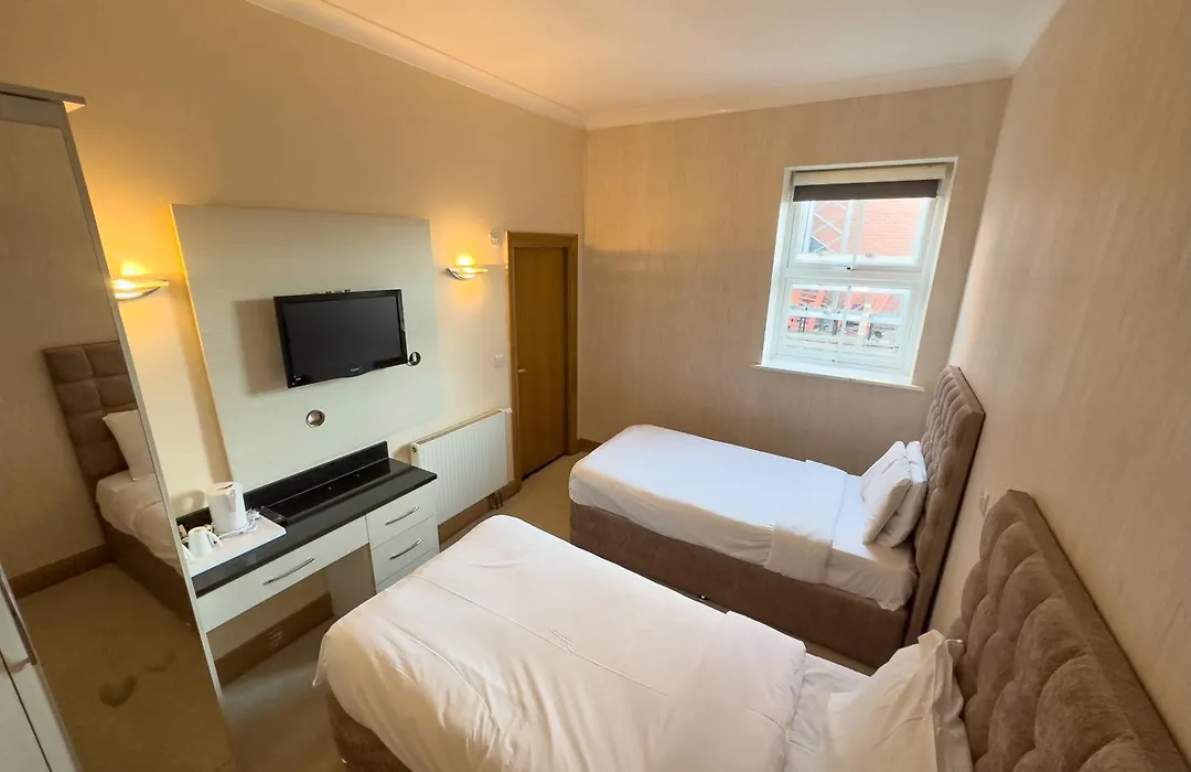 Baylis Park Hotel-1