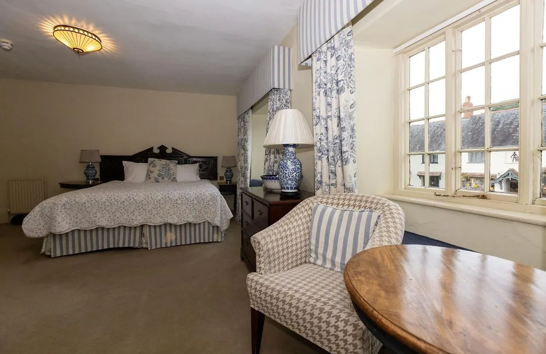 Luttrell Arms-1