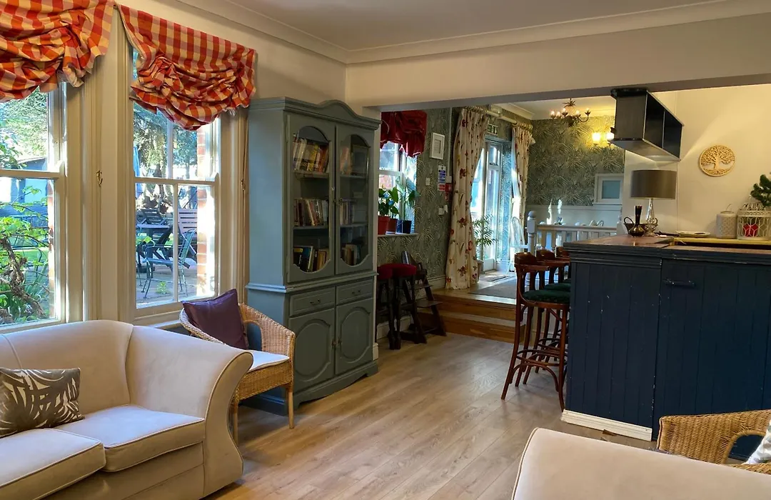 Pickwicks Guest House-1