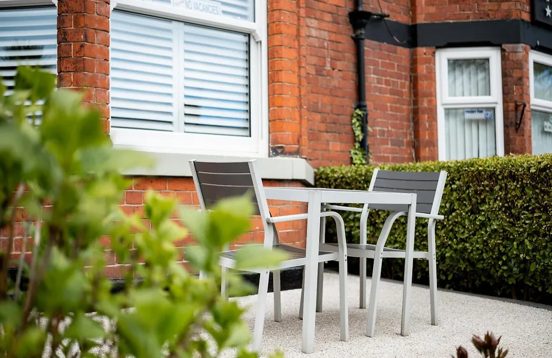 Kingsway Guesthouse - A Selection Of Single, Double And Family Rooms In A Central Location-1