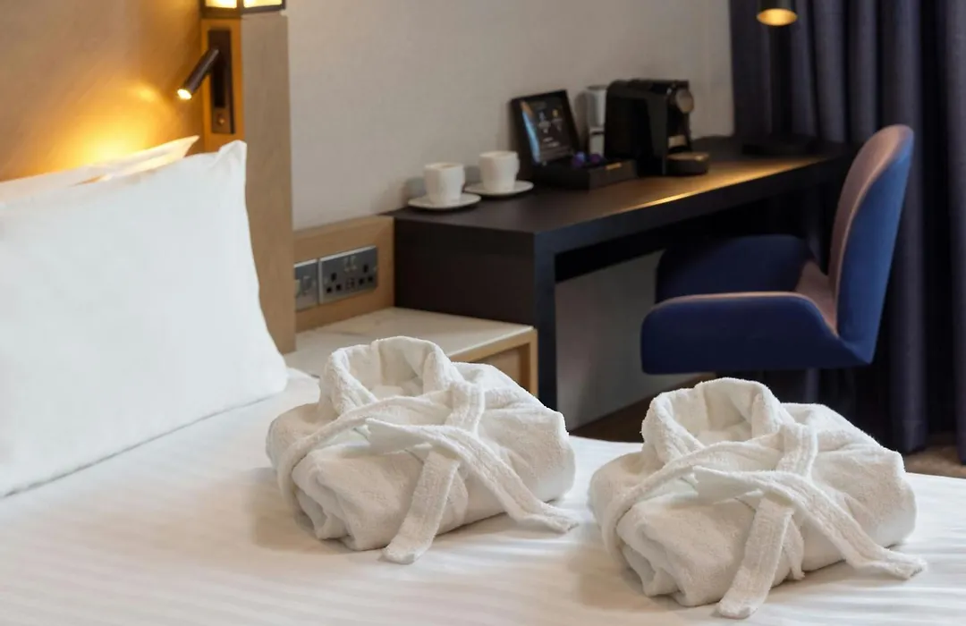 Courtyard By Marriott Exeter Sandy Park-1