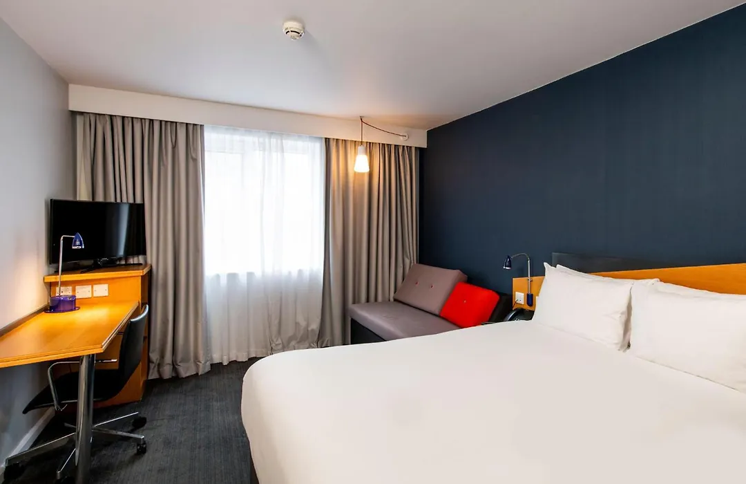 Holiday Inn Express Gloucester - South By Ihg-1