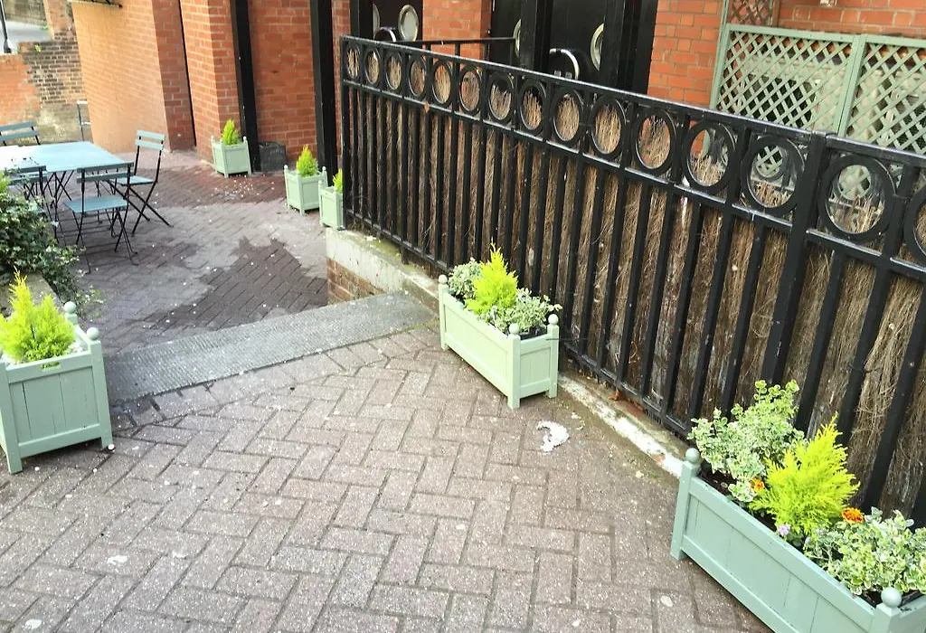 Surtees Hotel-1