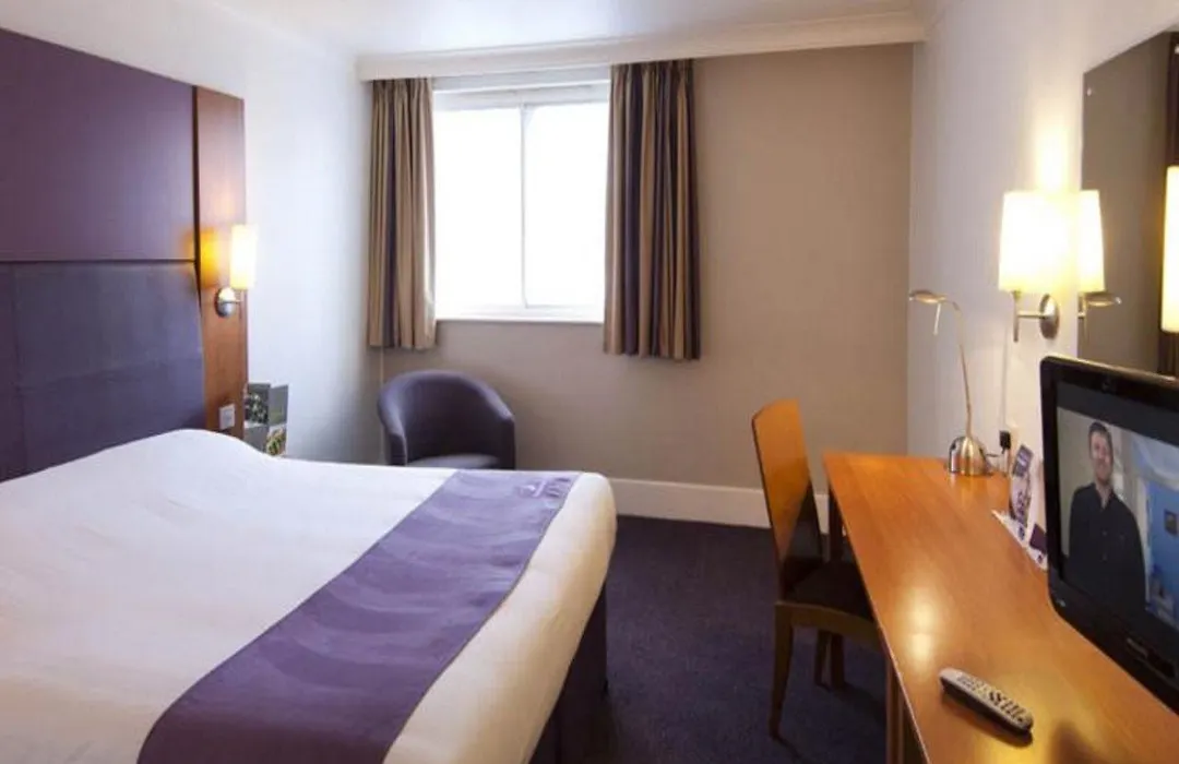 Premier Inn Nottingham Arena - London Road-1