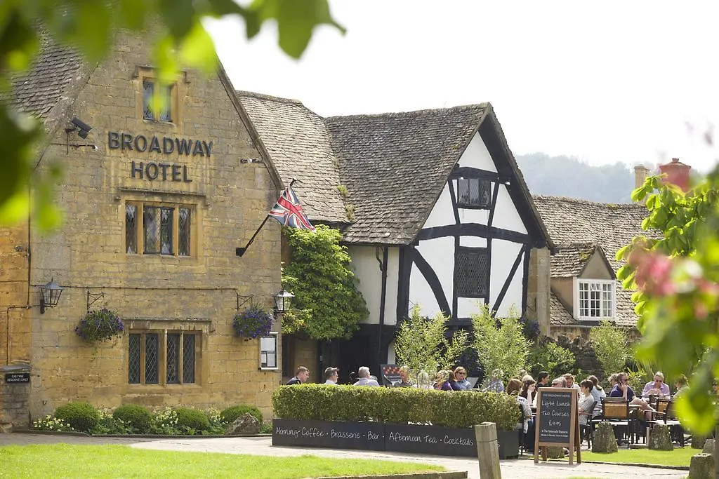 The Broadway Hotel-1