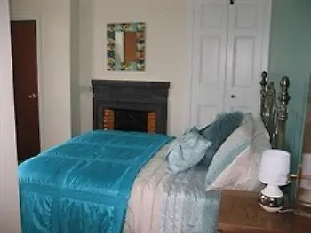 Robertsbrook Guest House-1