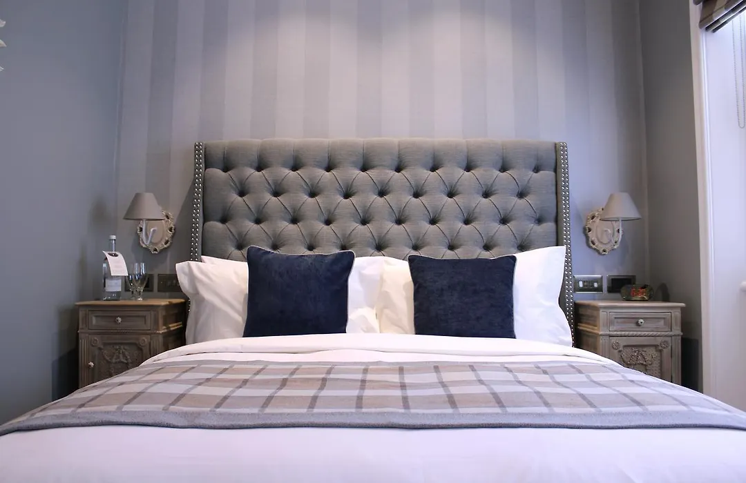 The Grafton Arms Pub & Rooms-1