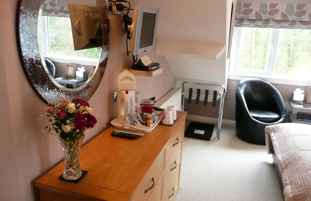 Glenville House: Adults-Only Retreat with Health Club Access-1