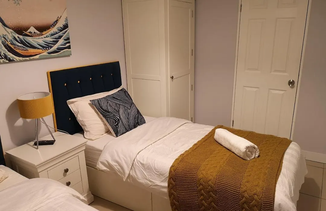 Riverside Rooms-1