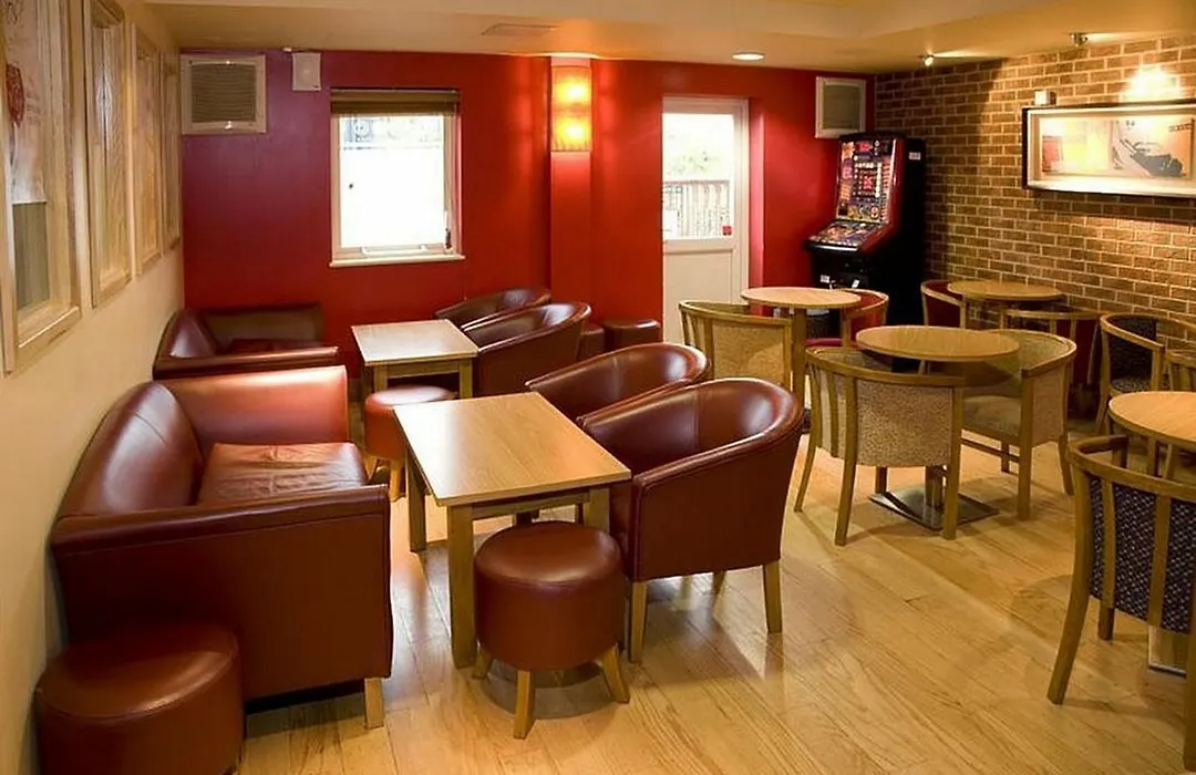 Premier Inn London Heathrow M4/J4-1