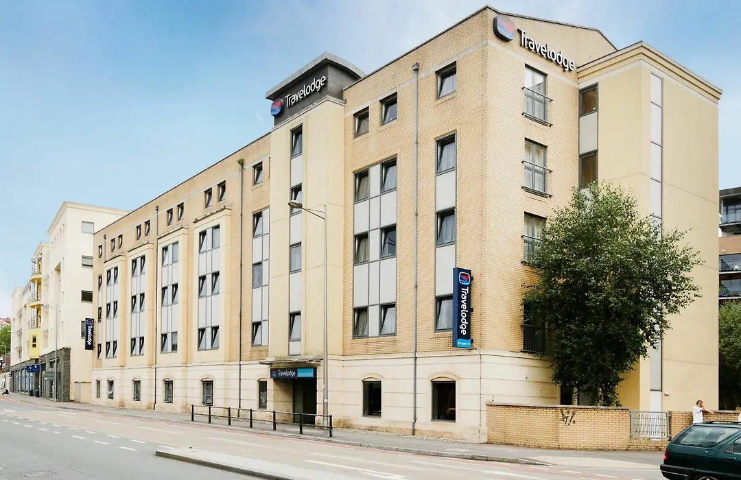 Travelodge Bristol Central Anchor Road-1