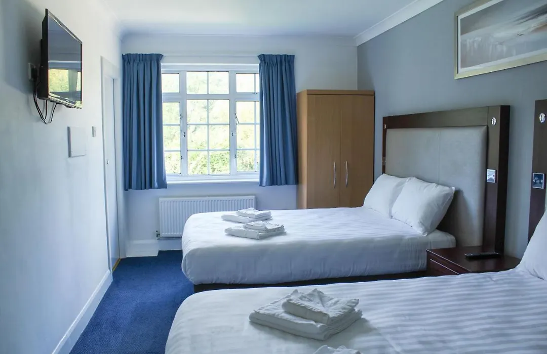 Heathrow Lodge-1