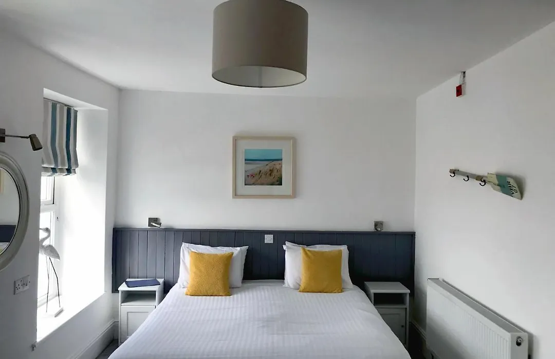 Seabreeze Restaurant With Rooms-1