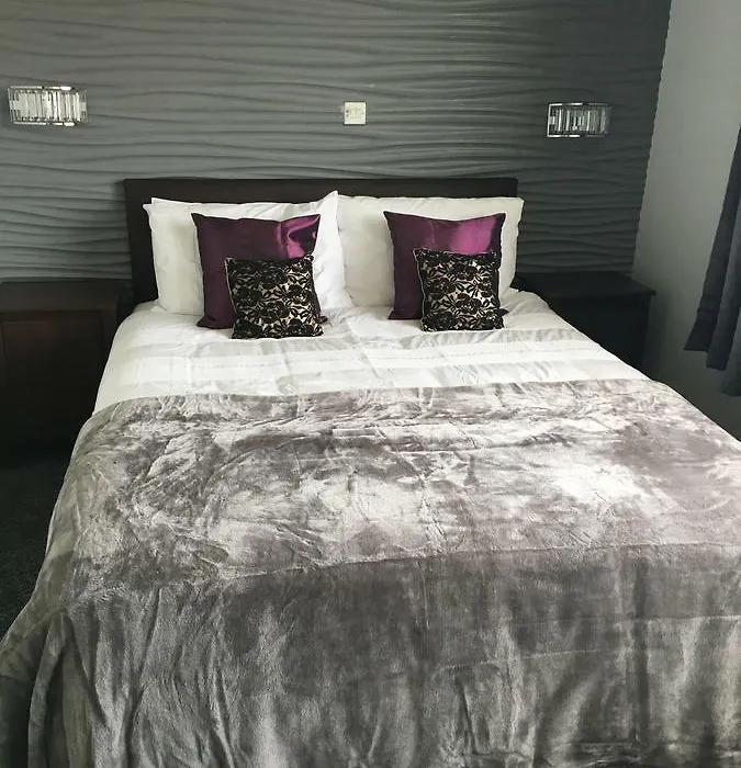 Highgate Inn Hotel Pembroke: 2 star Hotel with a Minimum Price 191 ...