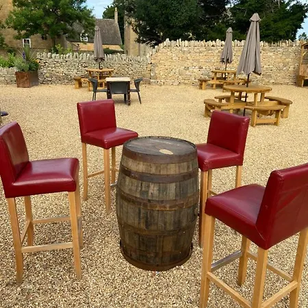 Horse & Hound Inn-3