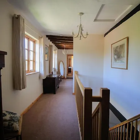 Three Ways Farmhouse B&B-2