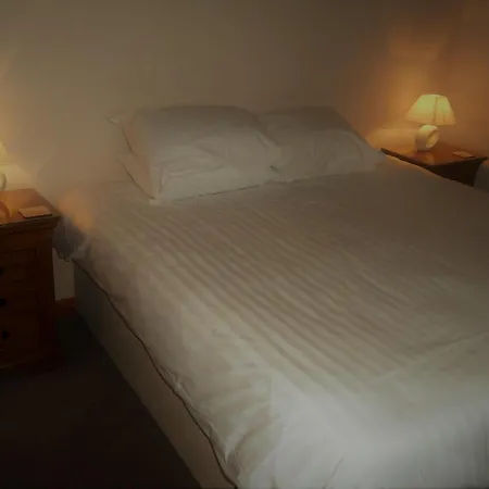 Three Ways Farmhouse B&B-3