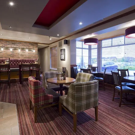 Premier Inn Newcastle Under Lyme-3