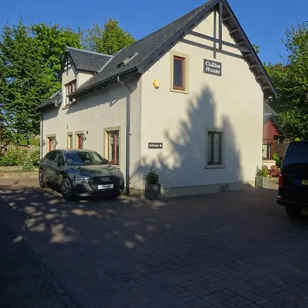 Culliss House B&B-3