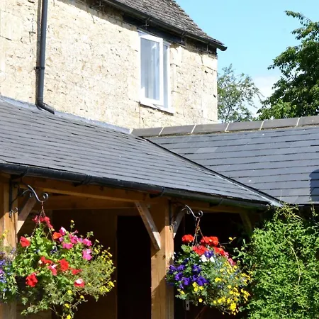 The Highwayman Hotel-2