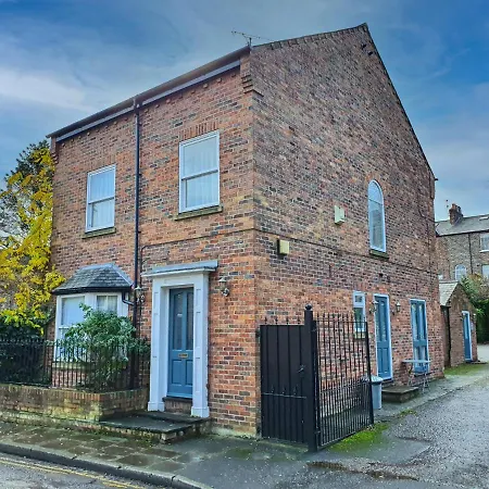 Holmwood House Guest Accommodation-2