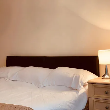 De Parys Guest House - Fully Airconditioned-3