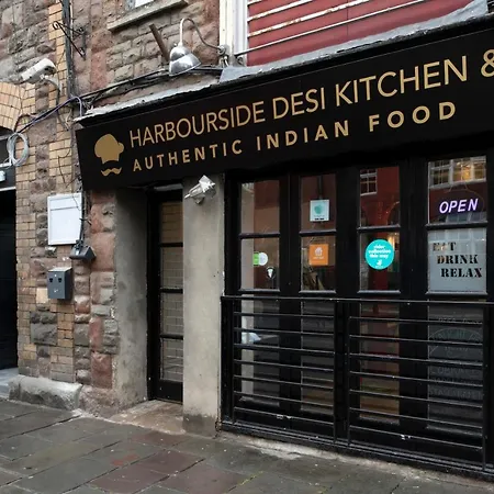 Harbourside Hostel Bristol-3