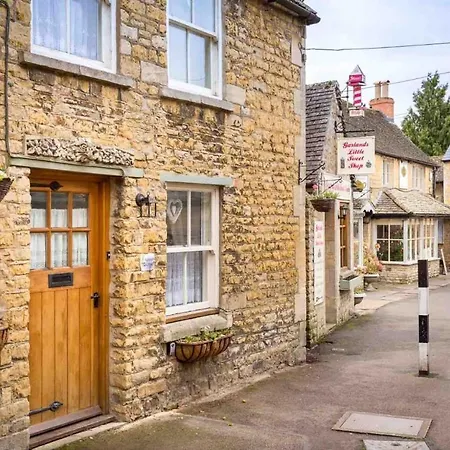 Inglenook Cottage-2