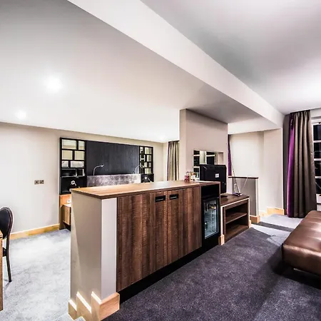 Courthouse Hotel London-3