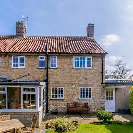 Ivy Cottage-3