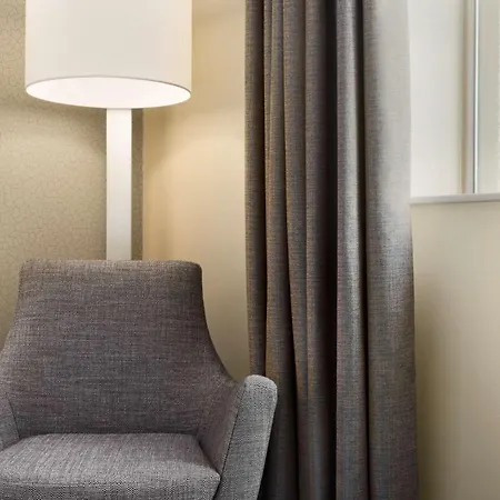 Ramada Hotel & Suites By Wyndham Coventry-3