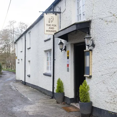 Fox And Hounds Llancarfan-3