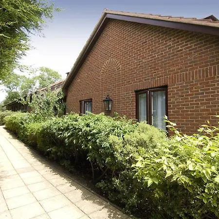Premier Inn Epsom North-3