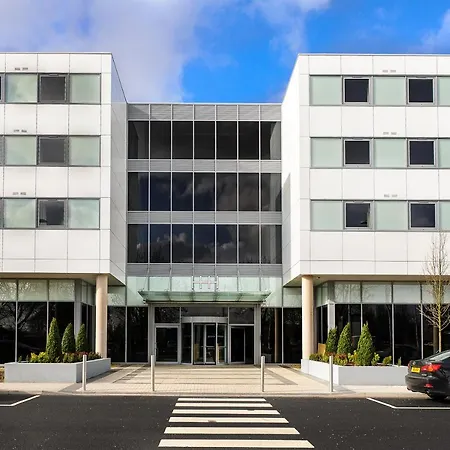Heston Hyde Hotel-2
