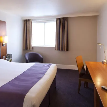 Premier Inn Tonbridge-3