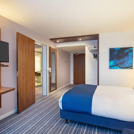 Holiday Inn Express London Heathrow T5 By Ihg-2