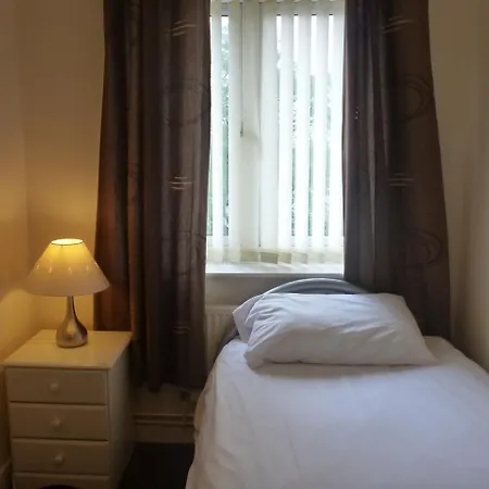 Oyo Arinza Apartments-3