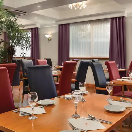 Savera Hotel South Ruislip-3