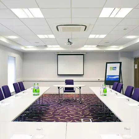Holiday Inn Express Dunstable By Ihg-2