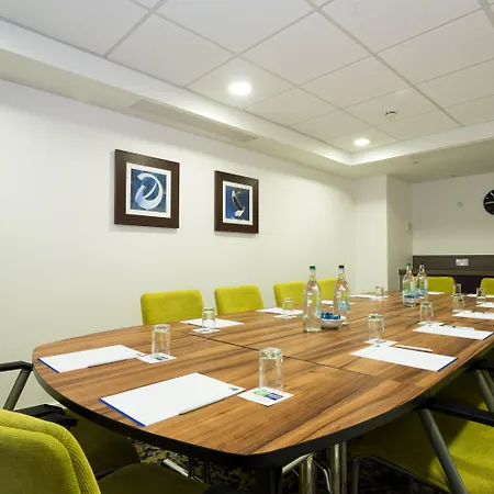 Holiday Inn Express Harlow By Ihg-3