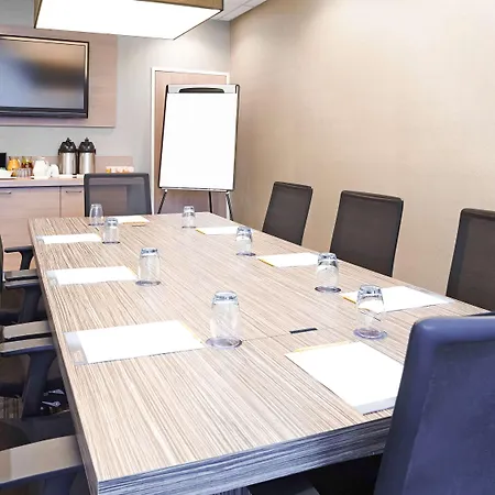 Novotel London Heathrow Airport M4 Jct. 4-2