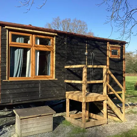Vigo Retreat Cabin 1-2