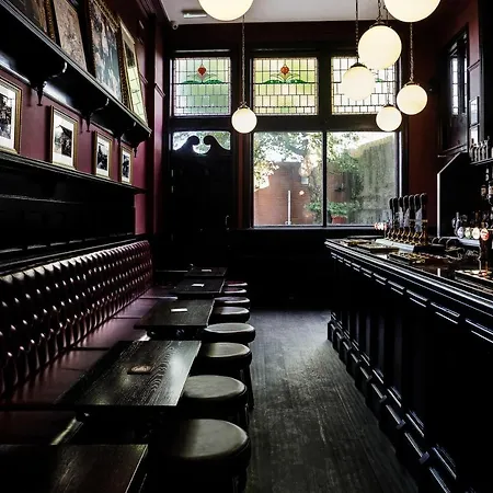 Swan & Railway Hotel Wigan-2