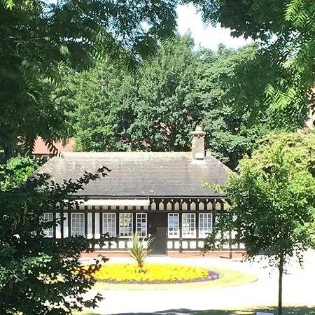 Burton Villa Guest House-3