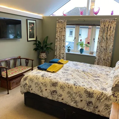 Silverstone Bed And Breakfast-2
