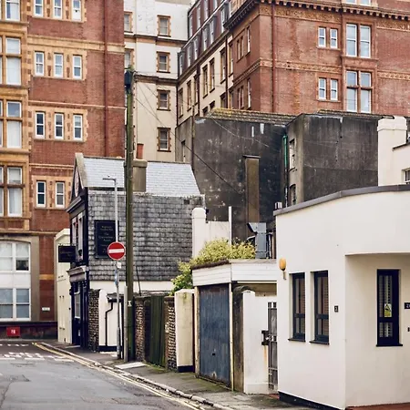 Mews House-2