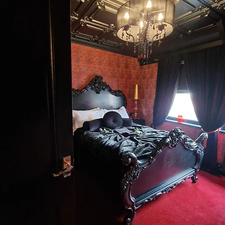 Wednesday'S Family Rooms-2