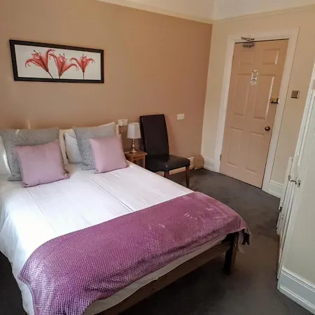Kingsholm Guest House-2