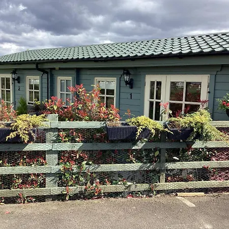 Auchenlea Lodges-3