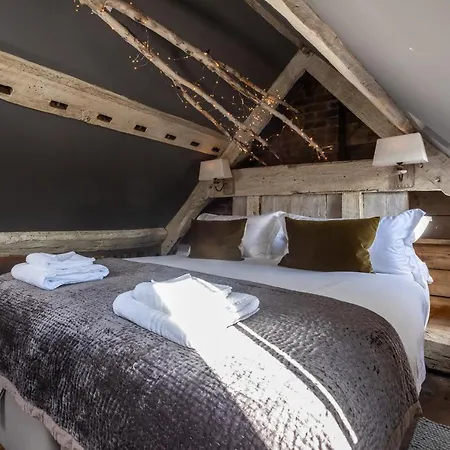 The Barth Room At Cheshire Boutique Barns-3